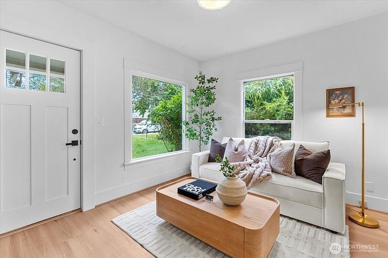 3rd image of 2322 S Ash Street