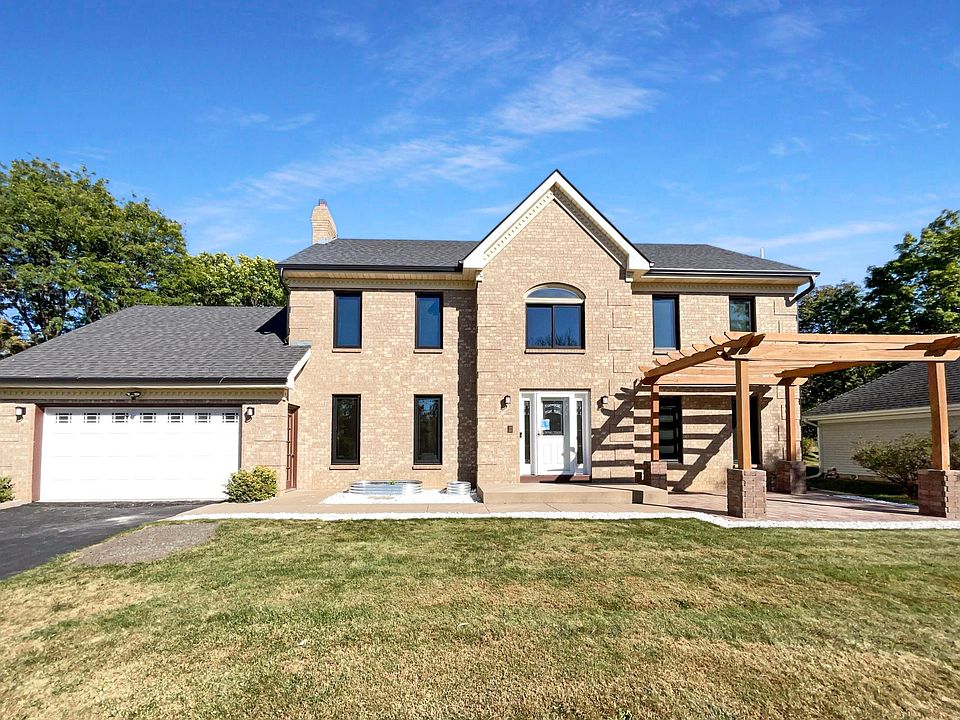 1st image of 901 Autumn Dr