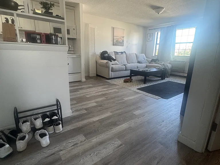 21 Walnut St #5 — Photo 2