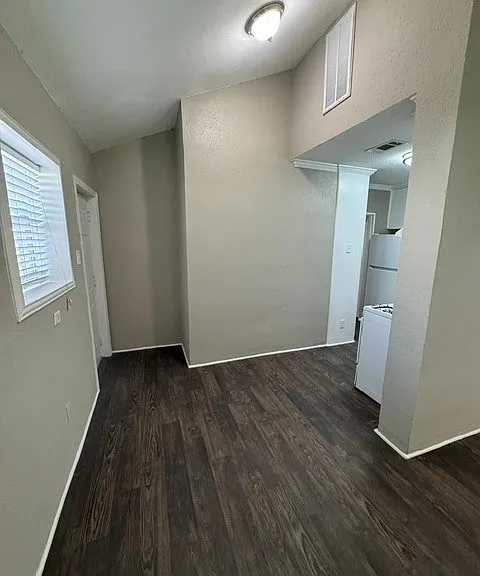 10204 Galway Dr — Photo 3
