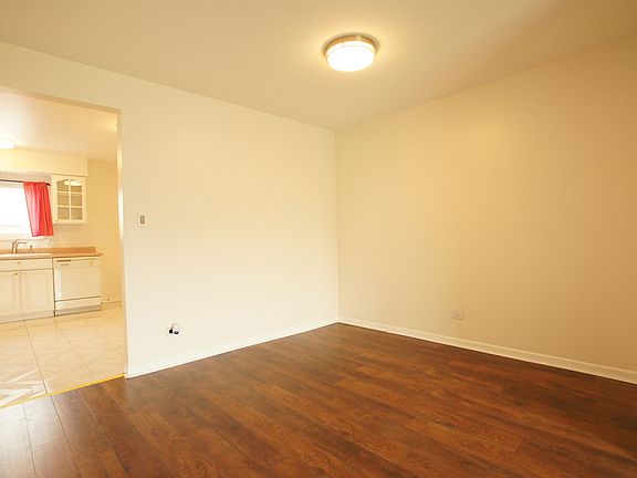 5th image of 9461 Bay Colony Dr APT 2s