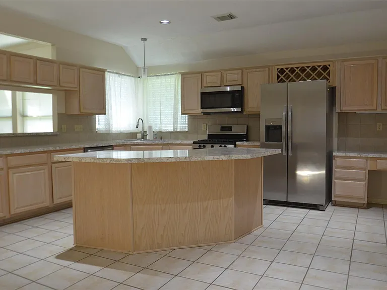 13802 Rosebranch Ct — Photo 6