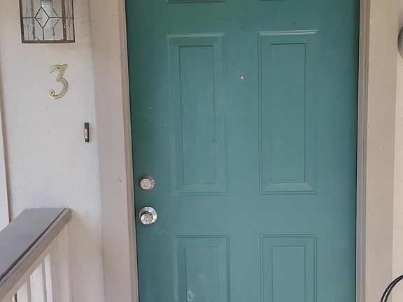 2nd image of 423 Healy Ave S #3