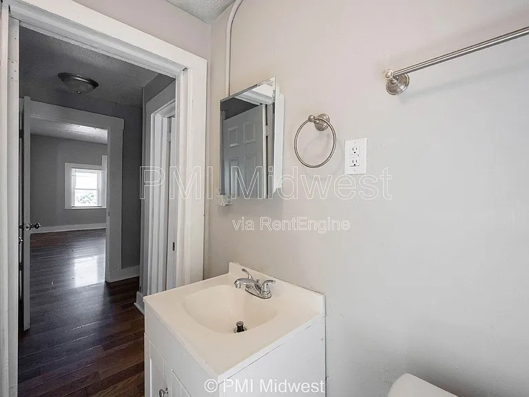 445 W 29th St — Photo 14