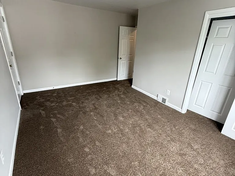 29 Beverly Ave — Photo 9