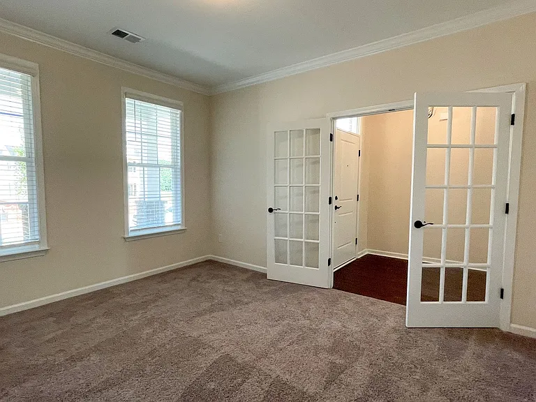 303 Starling Ave — Photo 5