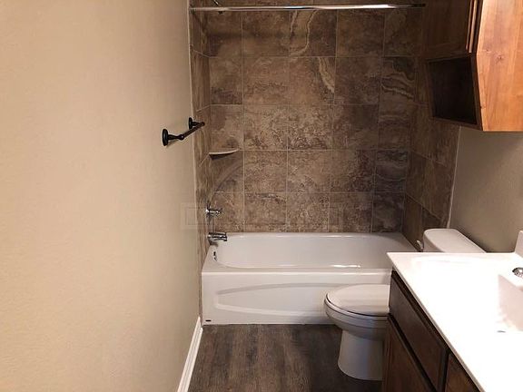 5th image of 4312 Hunters Place Dr #B