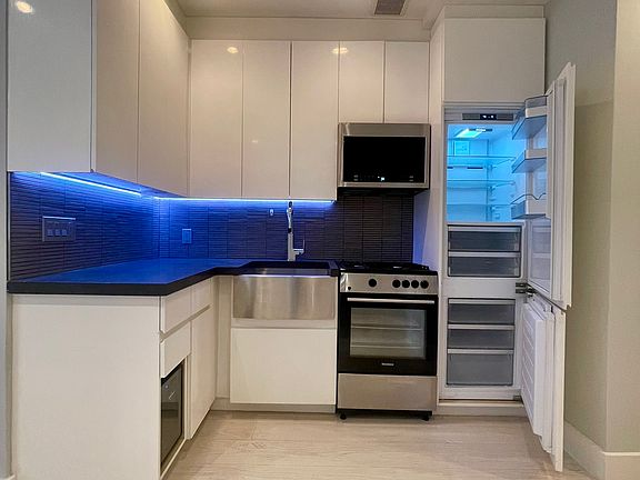 2nd image of 195 Stanton St #4C1
