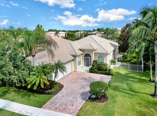 8153 Pine Cay Rd, Wellington, FL 33414