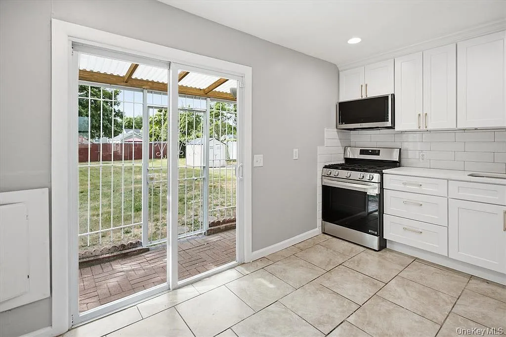 6 bed, 880 sqft, $5,000 — Photo 4