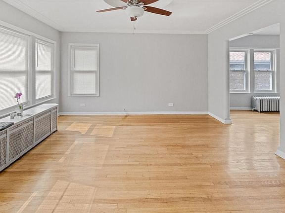 3rd image of 1404 N Waller Ave