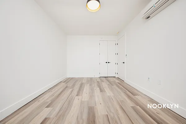 Rented by Nooklyn NYC LLC | media 43