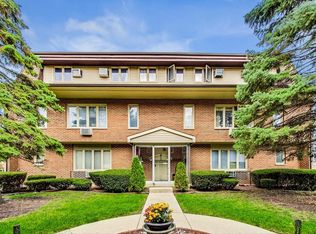 806 W Saint James St APT 2SE, Arlington Heights, IL 60005