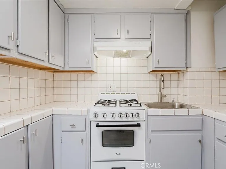 6609 Camellia Ave — Photo 11