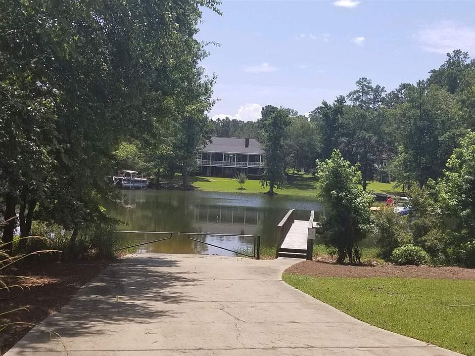 2nd image of 216 Edgewood Dr