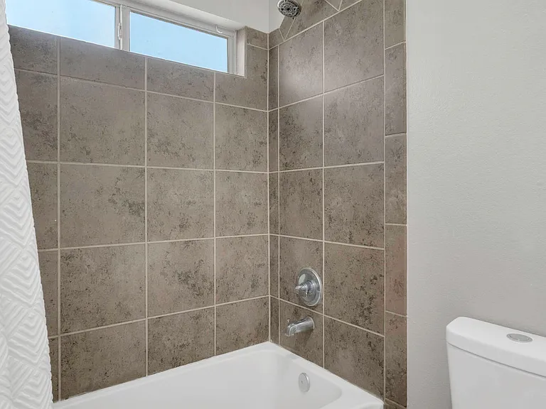 11512 Robert Lennox Dr — Photo 35