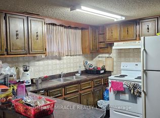 7324 Reindeer Dr, Mississauga, ON L4T 2M8