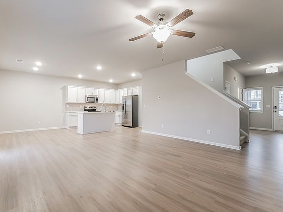 4th image of 3325 SE Lilac Creek Trl