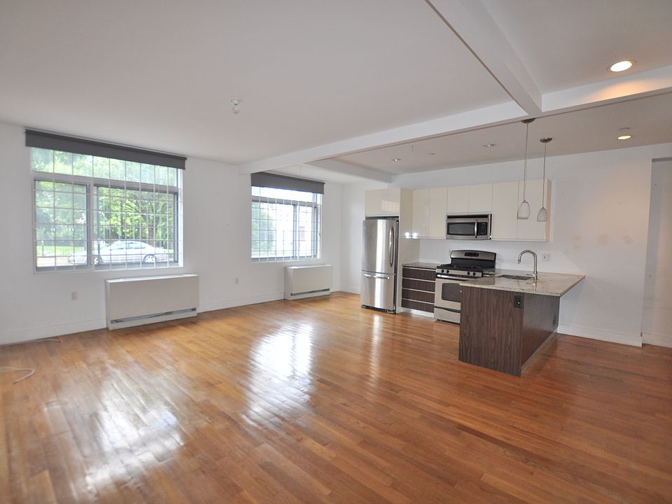 1st image of 824 Bergen St #111AZ