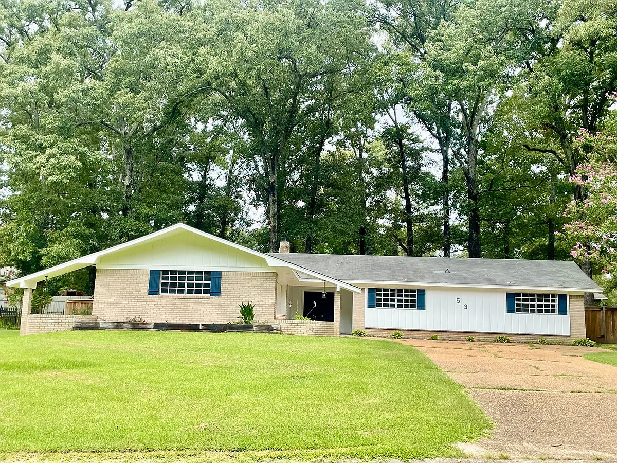 Building Photo - 53 Summit Ridge Dr