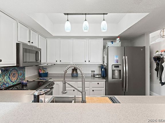 3rd image of 167 Woodcrest Dr Unit 2-A