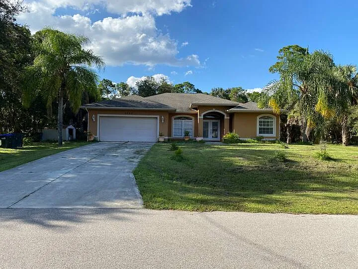 5540 Allamanda Ave — Photo 1