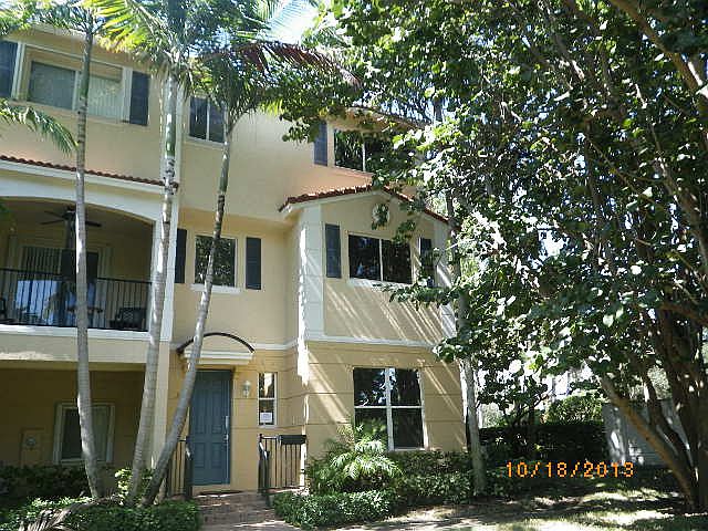 1st image of 3148 N Greenleaf Cir