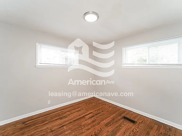 1323338_011_wm_-_bedroom_13132717.jpg