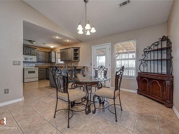 5th image of 32 Dugan Cir
