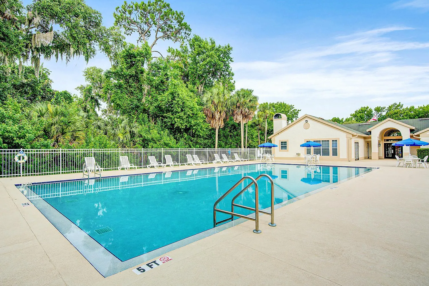 The Club at Sugar Mill Apartments — Photo 1