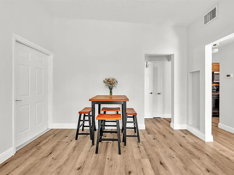 805 NE 17th Ave #4 — Photo 5