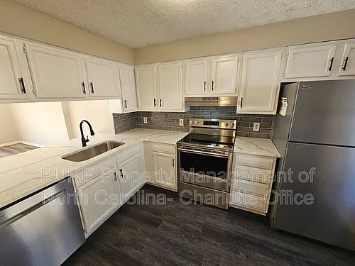 9445 Lexington Cir Photo 1