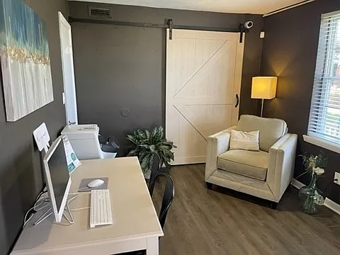 Upgraded Business Center I New Irving Heights