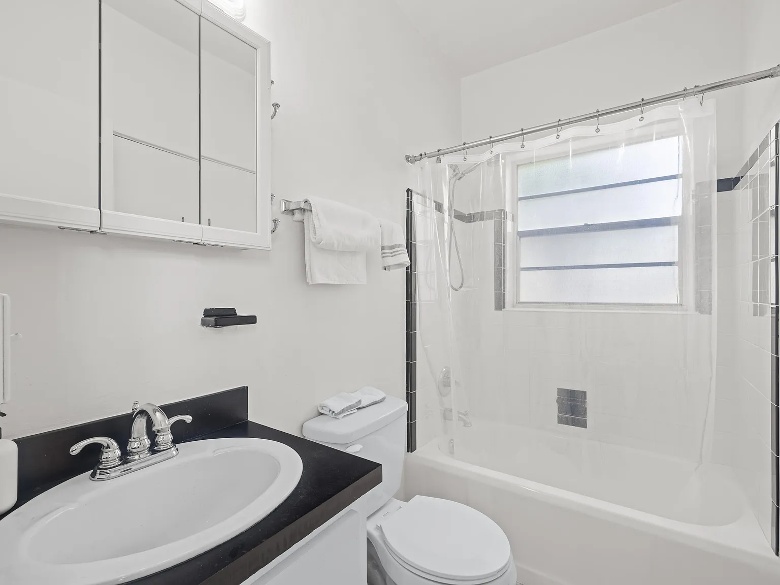 1 bed, 1.0 bath, 400 sqft, $3,350 — Photo 4