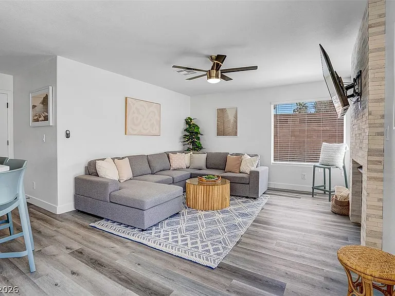 818 Holly Sprig Ct — Photo 25