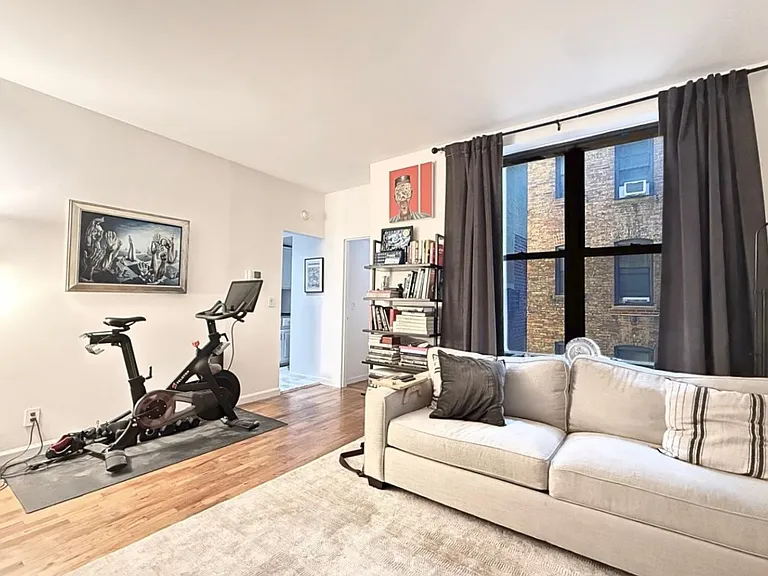 112 W 72nd St #10D — Photo 2