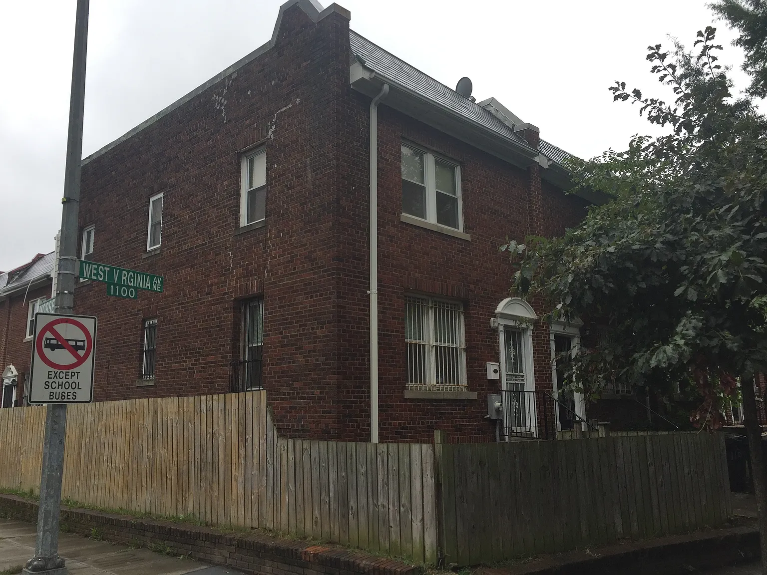 1133 W Virginia Ave NE photo 1