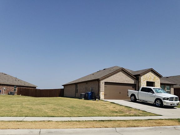 3rd image of 805 Turnbuckle Ct
