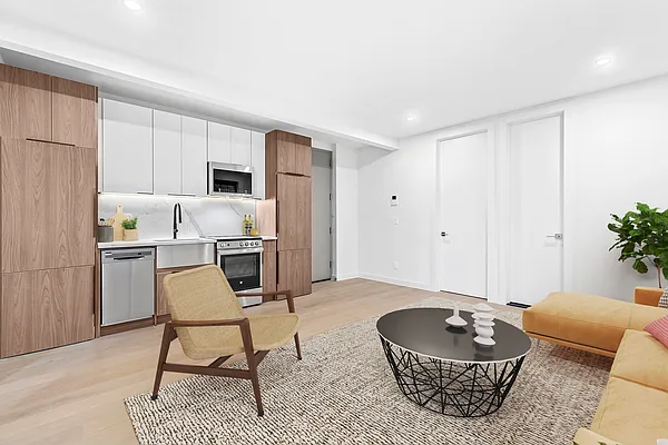 Rented by Fountain Realty Group | media 20