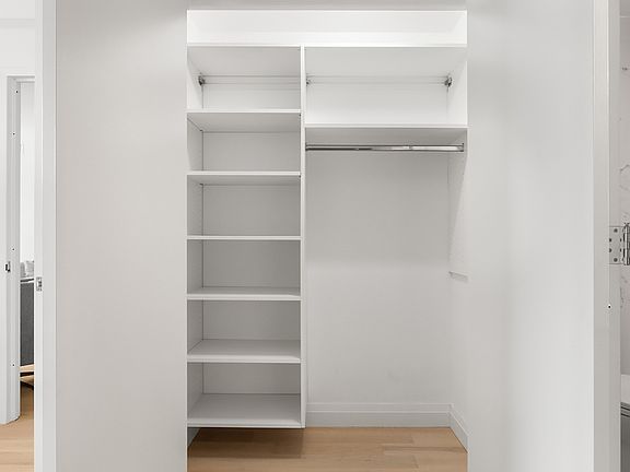 4th image of 3128 Henry Hudson Pkwy E #2020