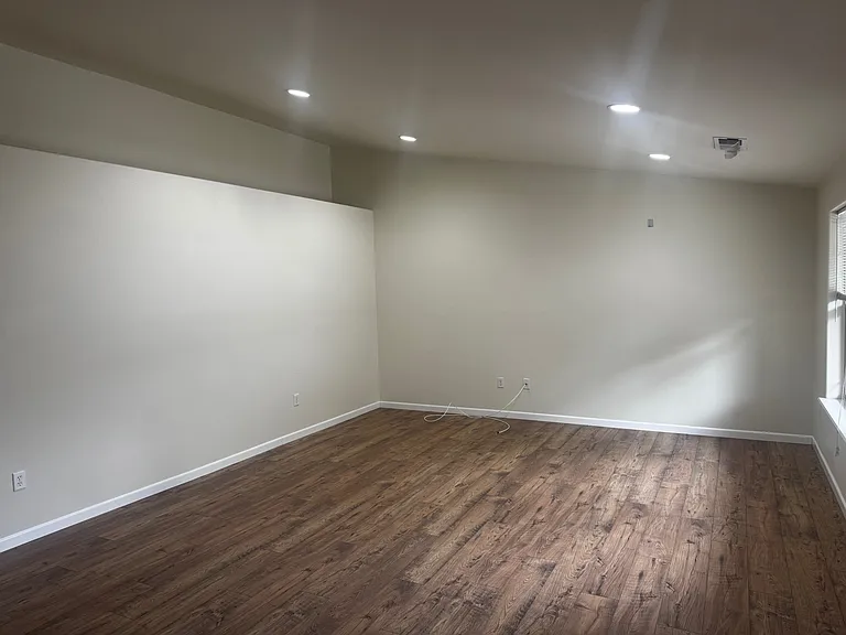 113 Little Butte Dr — Photo 5