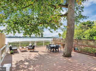 2037 River Rd, Bensalem, PA 19020