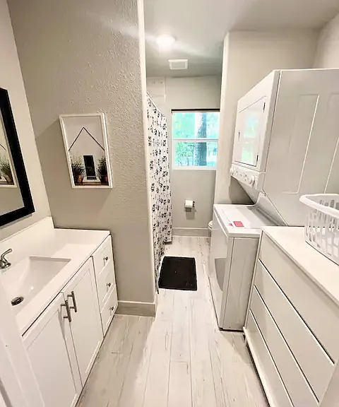 Hallway Bathroom with Washer and Dryer available