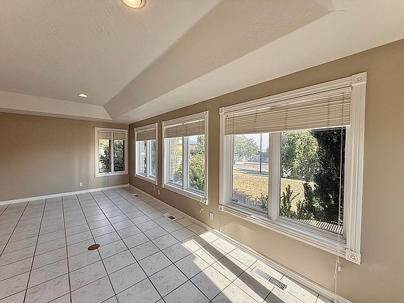 2nd image of 825 N Capitol Blvd
