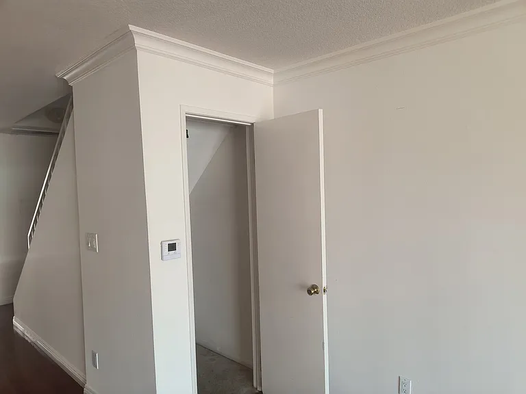 10208 Pinewood Ave #7 — Photo 8