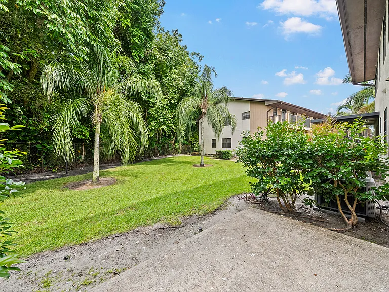 5312 Treetops Dr #H-102 — Photo 23