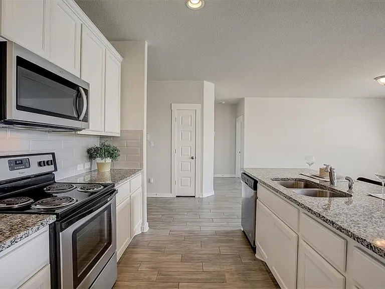 216 Trellis Blvd — Photo 9