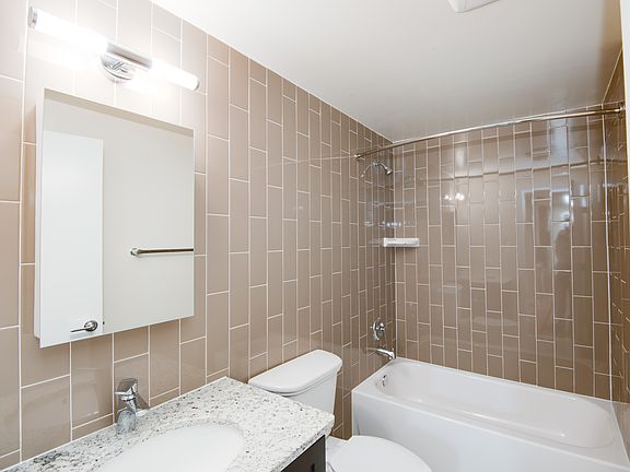 4th image of 1430 W St NW #1430-21