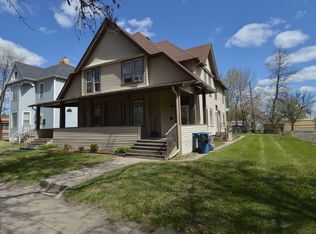 405 S 4th St APT 1, Grand Forks, ND 58201