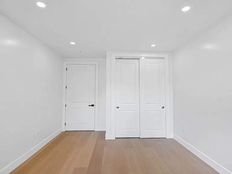 153 Weirfield St #B — Photo 38